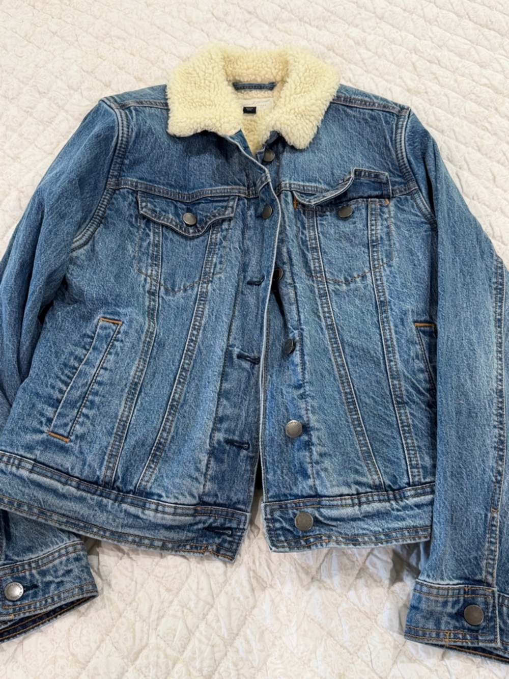 Universal Thread Blue Denim Jacket with Cream Sherpa Collar